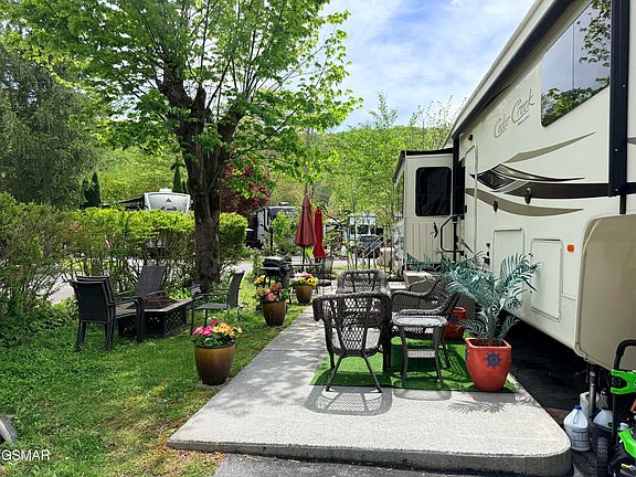 4th image of 4229 E Pkwy Lot 231