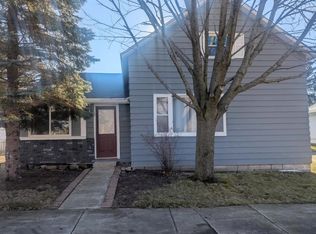 224 1st St, Oconto, WI 54153