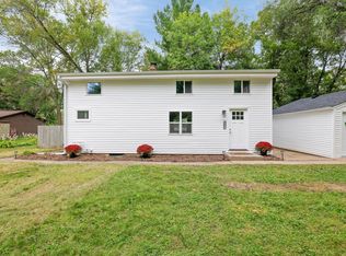 6690 Nez Perce Dr, Chanhassen, MN 55317