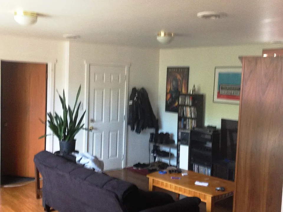 living room to SE