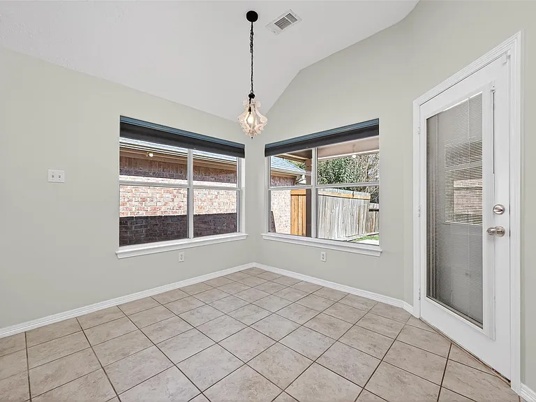 10542 Parkside Dr — Photo 18