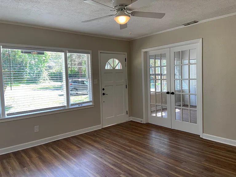 926 Carraway St — Photo 6