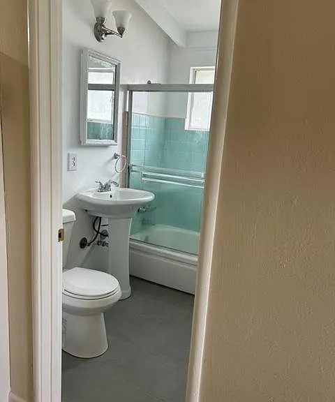 1011 Alberni St — Photo 15