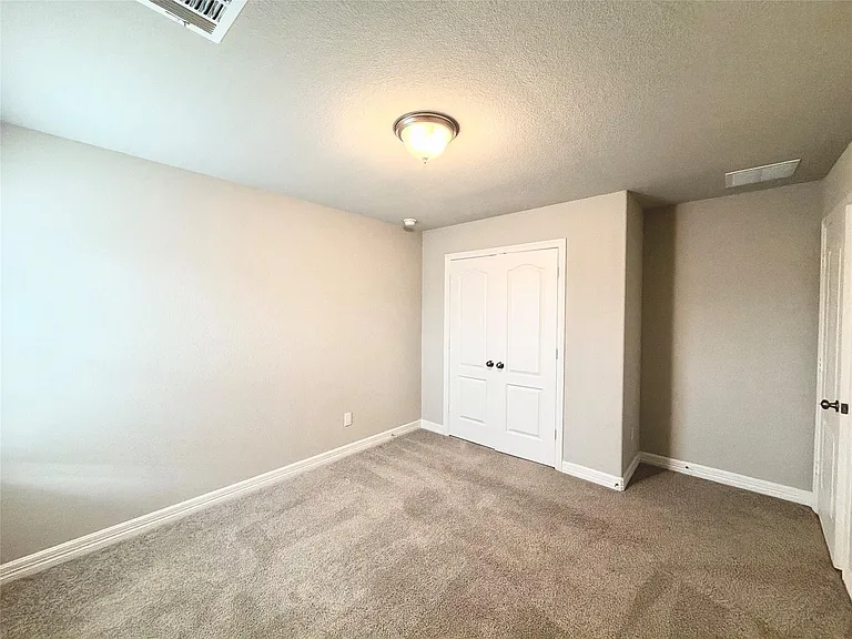 415 Northern Pike Dr — Photo 25