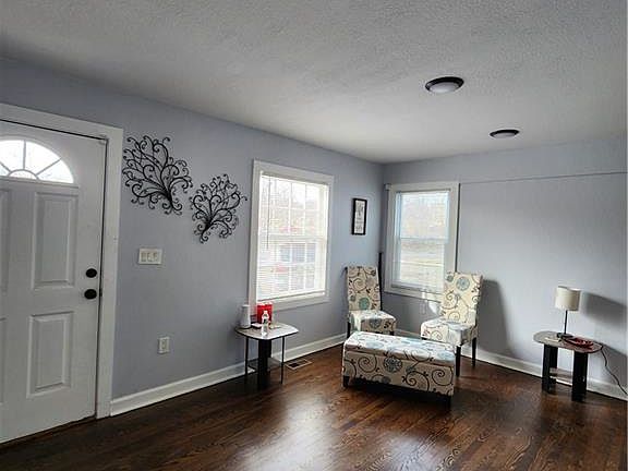 5th image of 5811 Chestnut Ave