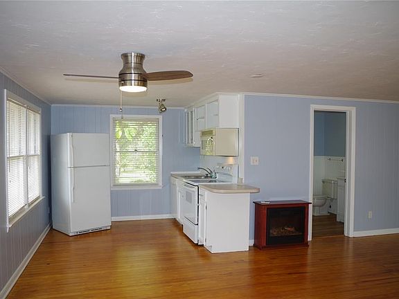 4th image of 1120 S Palmetto Ave #A