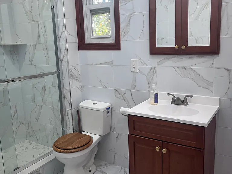 103 E Saint Marks Pl #1 — Photo 16