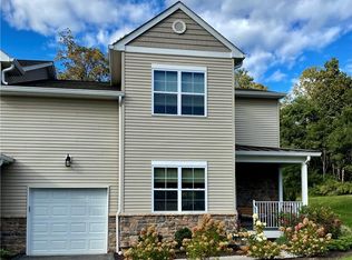 165 Hudson View Ter, Hyde Park, NY 12538