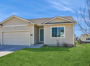 2371 Shadow Creek Cir, Des Moines, IA 50320
