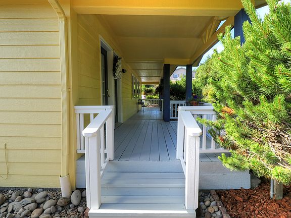 3rd image of 678 NE 55th St