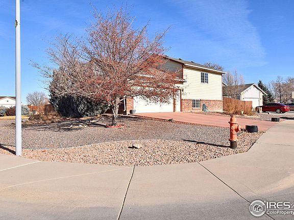 4th image of 624 E 19th Street Dr