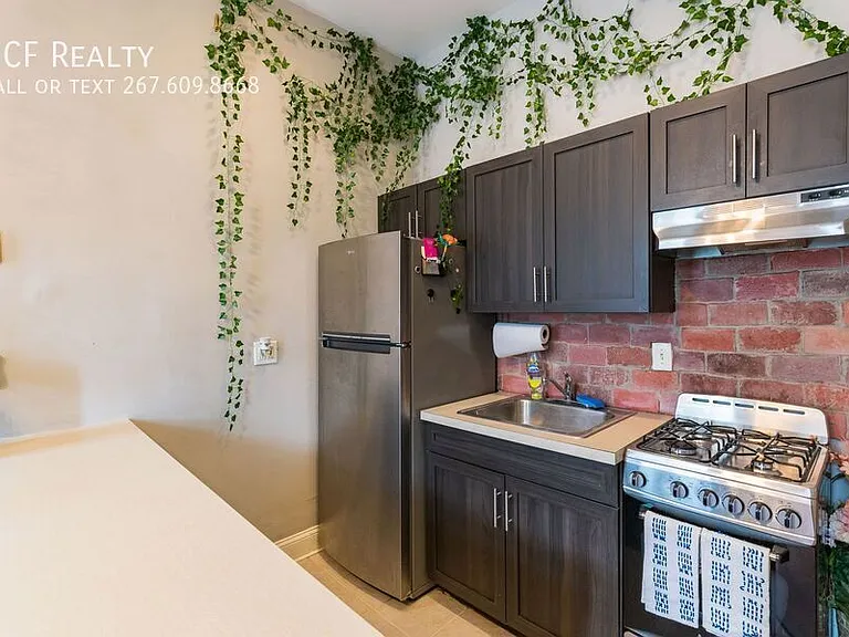2123 Spring Garden St #2F — Photo 9