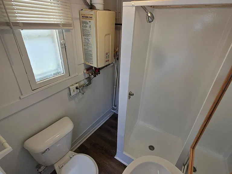 1008 Kavanaugh Blvd #4 — Photo 4