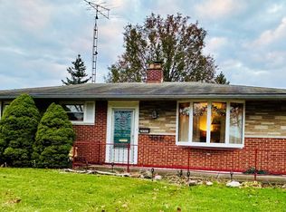24505 Palmetto Dr, Flat Rock, MI 48134