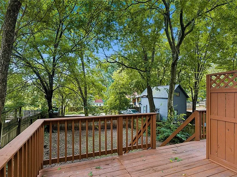 652 Bryan St SE #A — Photo 21