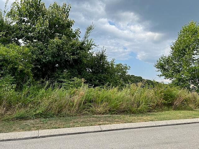 1st image of 2136-2124 Short Leaf Dr