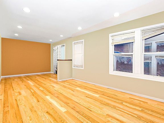 4th image of 172 Graham Blvd