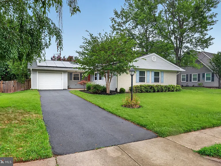4214 Penner Ln — Photo 2