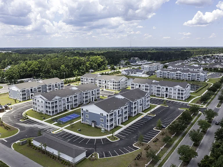 Anchor Pointe Apartments — Photo 38