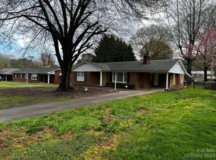 1938 Echo Ln, Gastonia, NC 28052
