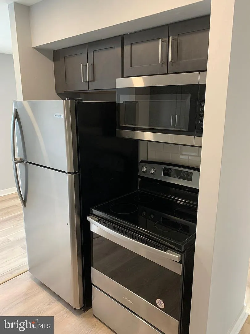 2 bed, 1.0 bath, 1200 sqft, $1,495 — Photo 2