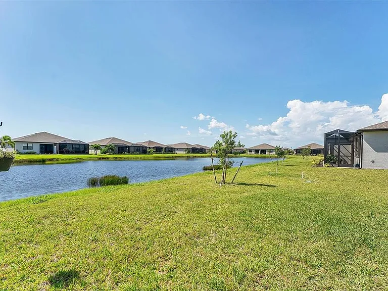 2049 Bonito Way — Photo 38