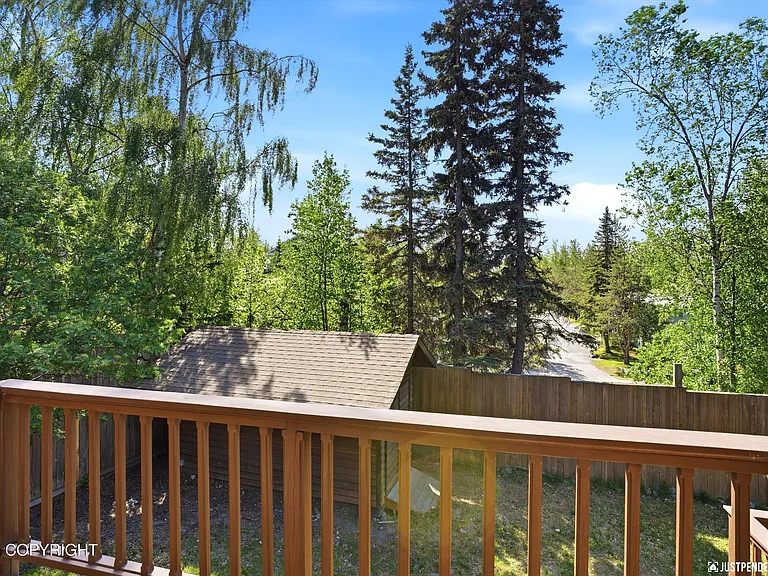 2100 Churchill Dr — Photo 35