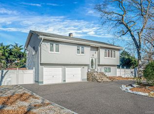 299 Seminole Street, Ronkonkoma, NY 11779