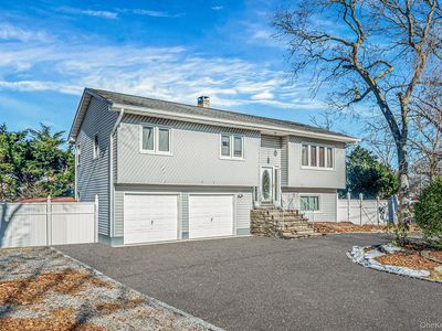 299 Seminole Street, Ronkonkoma, NY, 11779