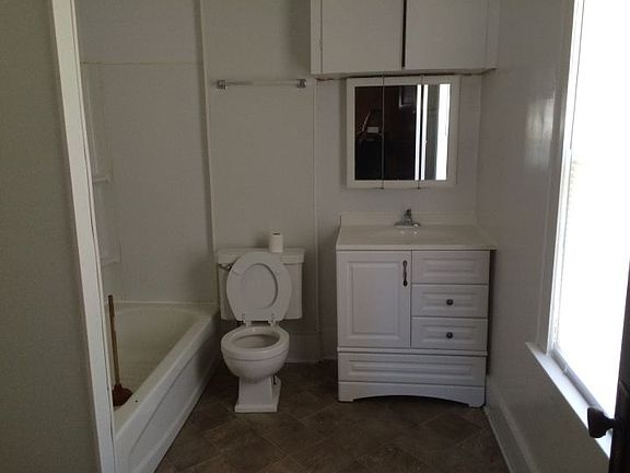 5th image of 216 N 19th St