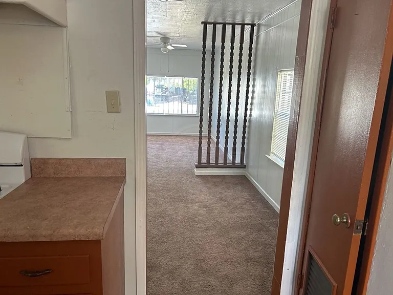 906 Jefferis Ave — Photo 6