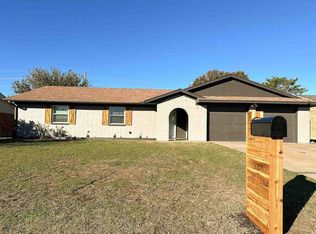 2608 NW 81st St, Lawton, OK 73505