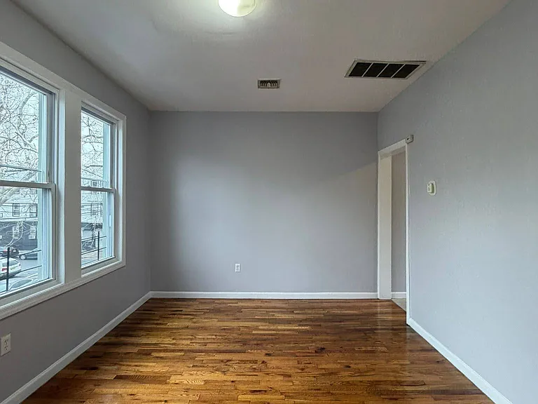 641 15 Ave #2r — photo 2 of 7