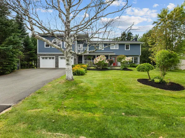 53 Parkside Dr, Charlottetown, PE C1E 1N1