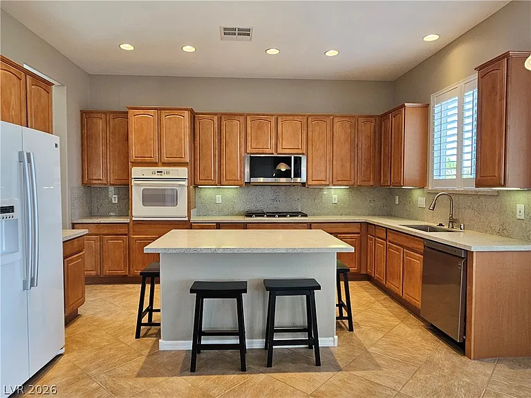 2139 Twin Falls Dr — Photo 17