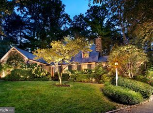 910 Potts Ln, Bryn Mawr, PA 19010
