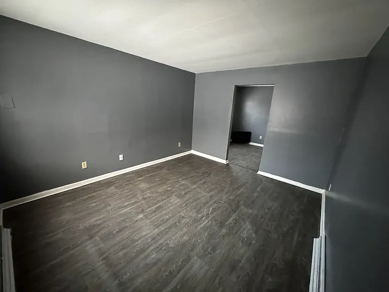 577 E Florida Ave — Photo 6