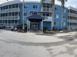 2700 Coconut Bay Ln #423, Sarasota, FL 34237