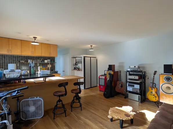 4595 Macarthur Blvd NW APT 1, Washington, DC 20007