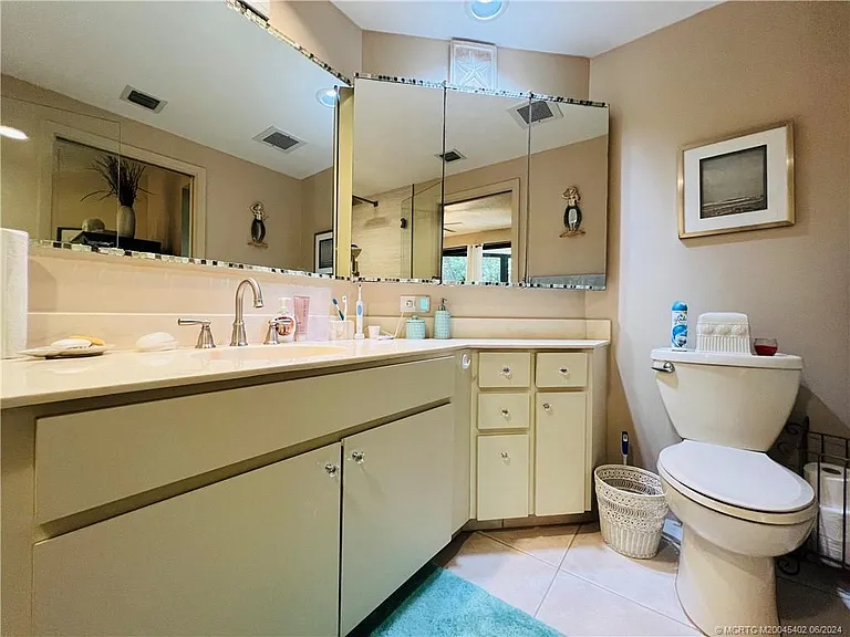 221 NE Plantation Rd #215 — Photo 38