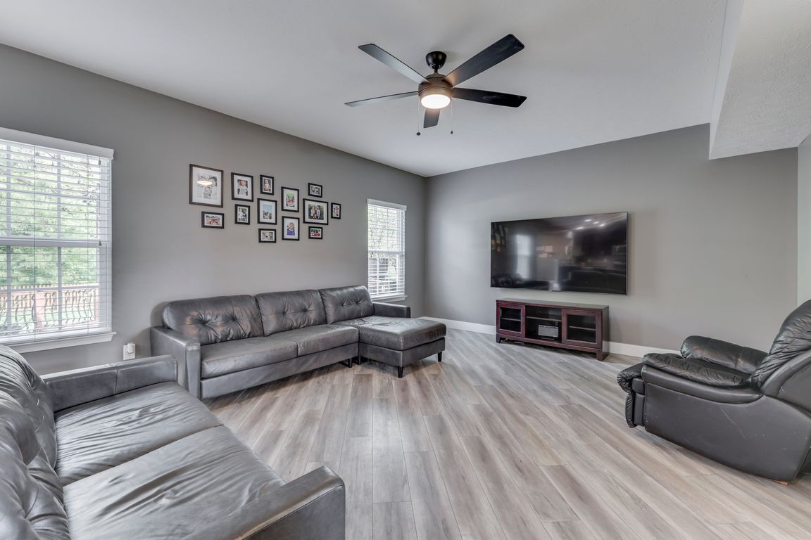 next background image