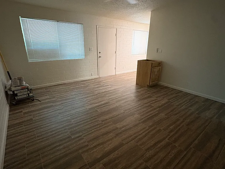 2624 W Orangewood Ave #4 — Photo 6