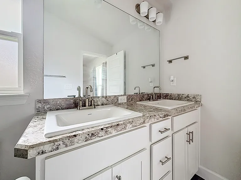 187 NW 45th Loop — Photo 7