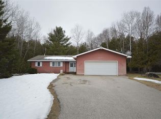 3780 S Lake Shore Dr, Lake Leelanau, MI 49653