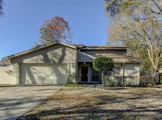 4615 Country Hills Dr, Tampa, FL 33624