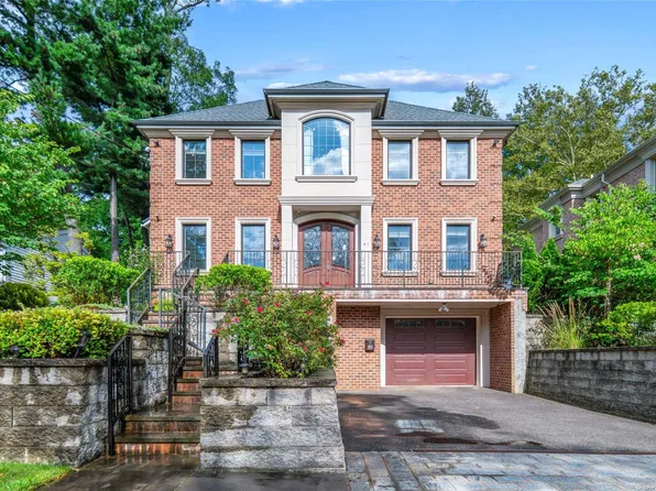 81 Hampshire Road, Great Neck, NY 11023