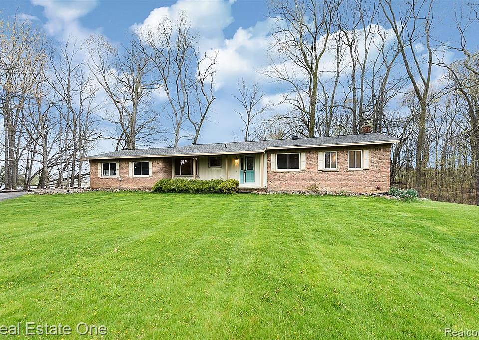 3487 Sesame Dr, Howell, MI 48843 Zillow