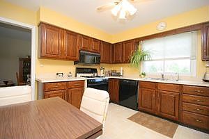 Eat-In Kitchen