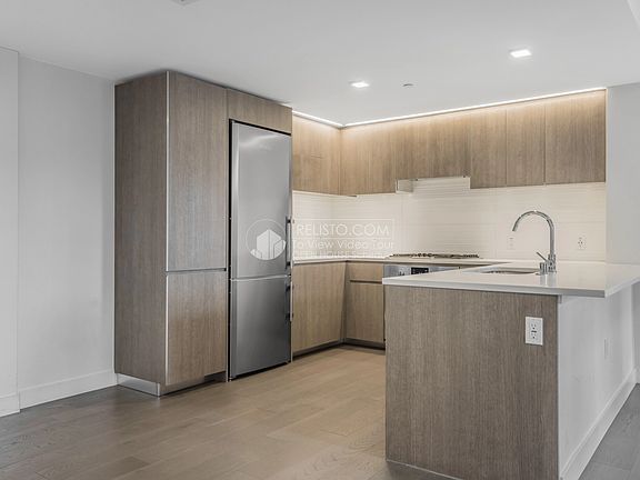 4th image of 1300 22nd St #209