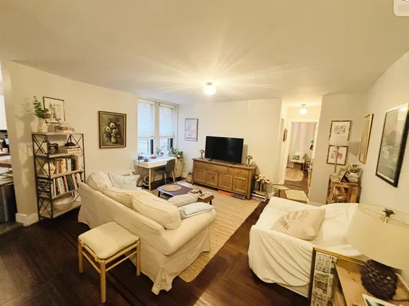 585 East 21st Street image 1 of 12